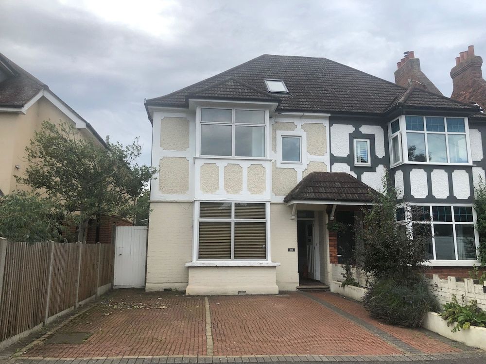 Right Stays in Guildford, United Kingdom