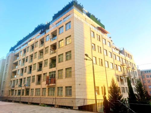 City Center 2BDR Apartment near Rustaveli Av