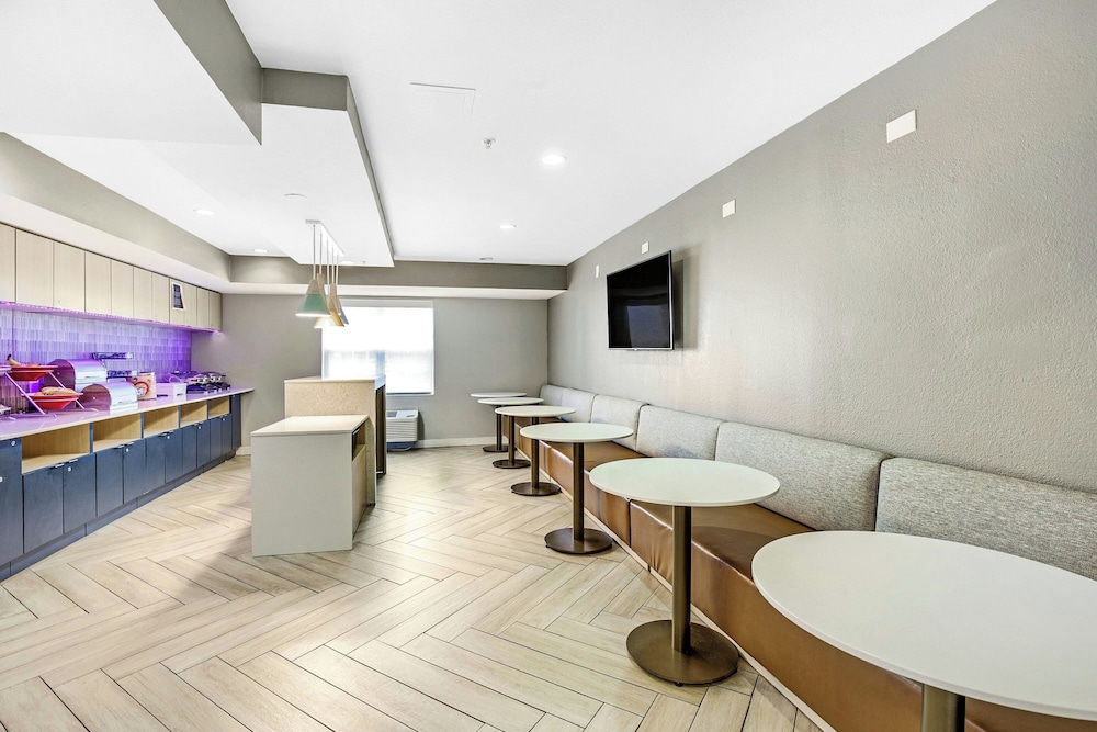 TownePlace Suites By Marriott Mobile - photo 27