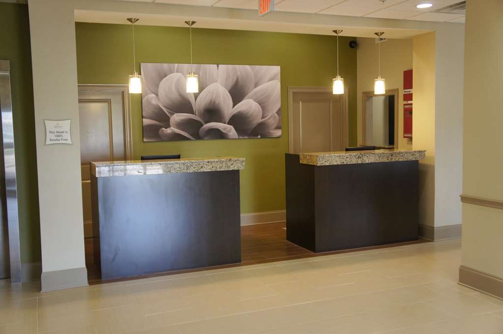 La Quinta Inn & Suites by Wyndham Gonzales LA - photo 5