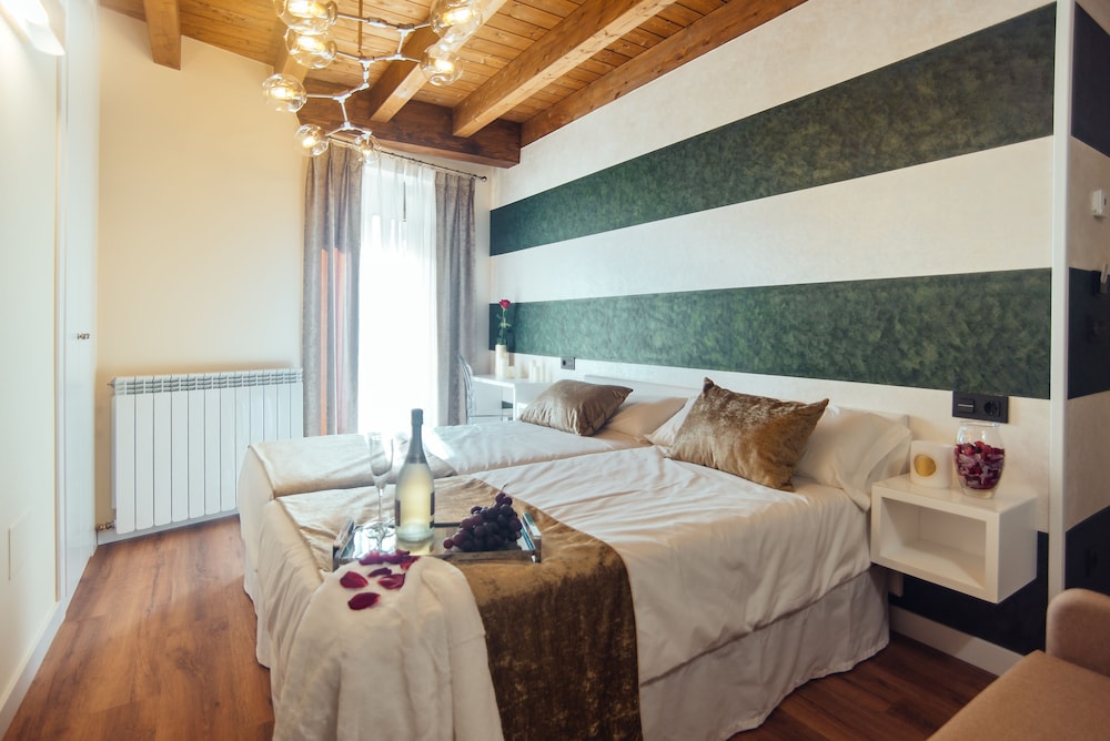 Hotel Rural Pinares de Soria — hotel in Molinos De Duero