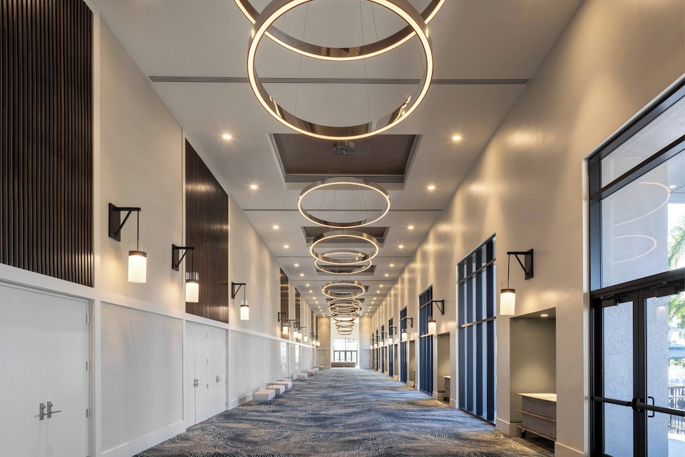 Luminary Hotel & Co. Autograph Hotels - photo 80