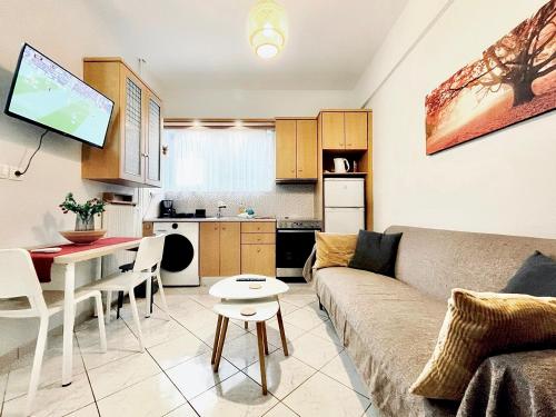 Modern & Quiet 4th Floor Flat 3' from Metro — 4-Star Luxury Hotel in Athens, Greece