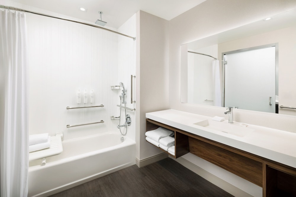 AC Hotel Newtown Square - photo 15