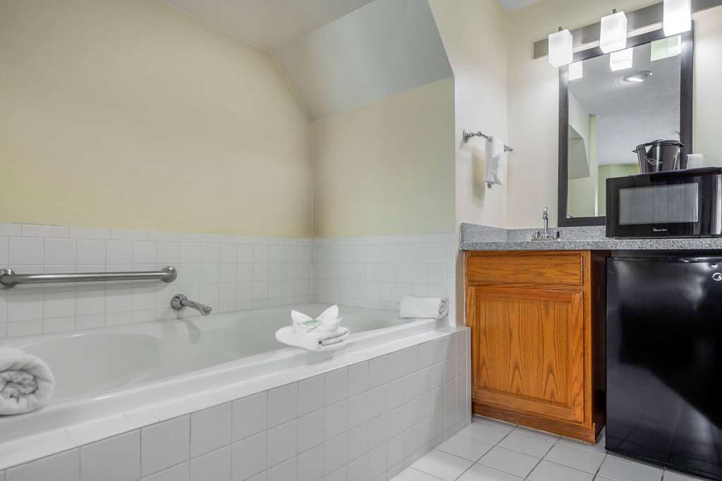 Sleep Inn & Suites Omaha Airport - photo 28