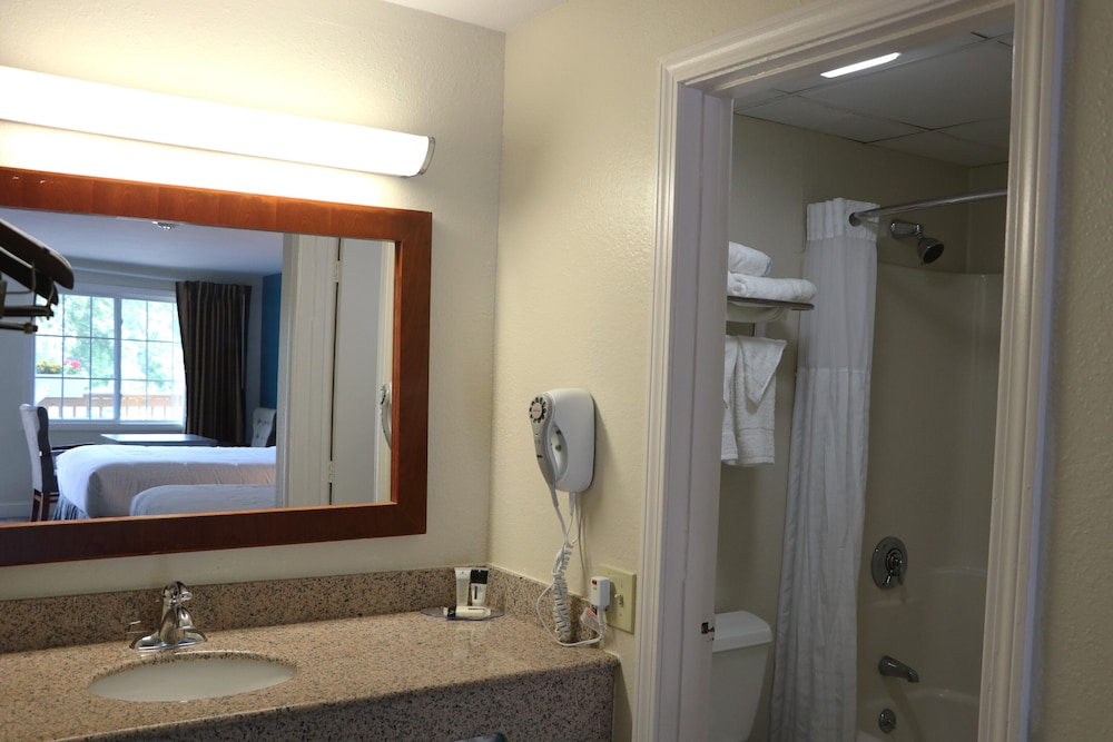 Sunbird Cape Cod Resort - photo 11