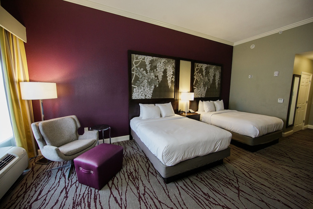 DoubleTree by Hilton Hotel Savannah Historic District - photo 12