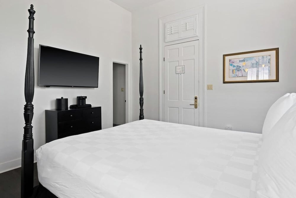 The Streetcar Historic Hotel - photo 20