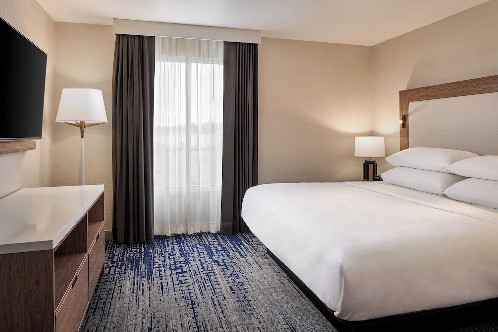 Sheraton Richmond Airport Hotel - photo 10