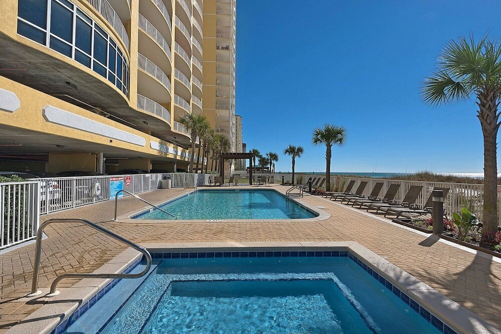 Beautiful Ocean Views 2 bedroom 2 bathroom Resort Pools - photo 13
