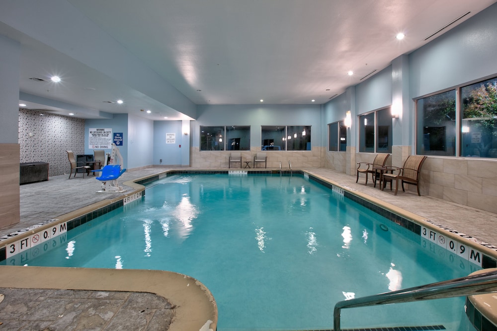 Holiday Inn Express & Suites North Dallas at Preston by IHG - photo 23