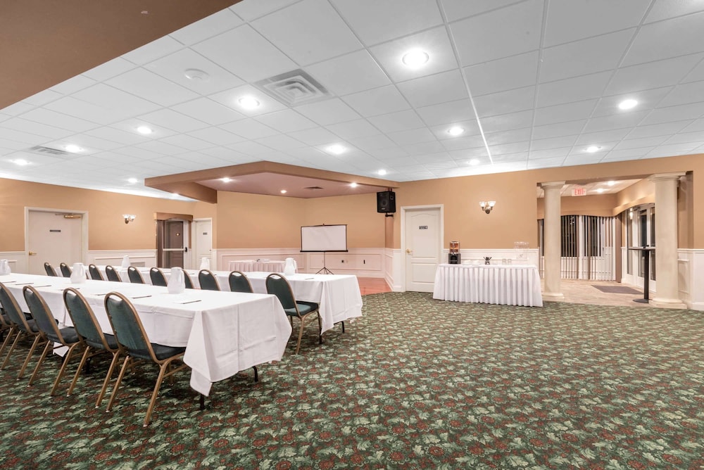 Comfort Inn & Suites Summerset Black Hills Area - photo 28