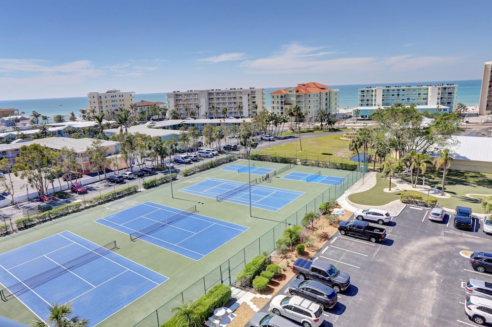 Bayshore Yacht & Tennis 314 — 4-Star Luxury Hotel in Indian Shores, United States