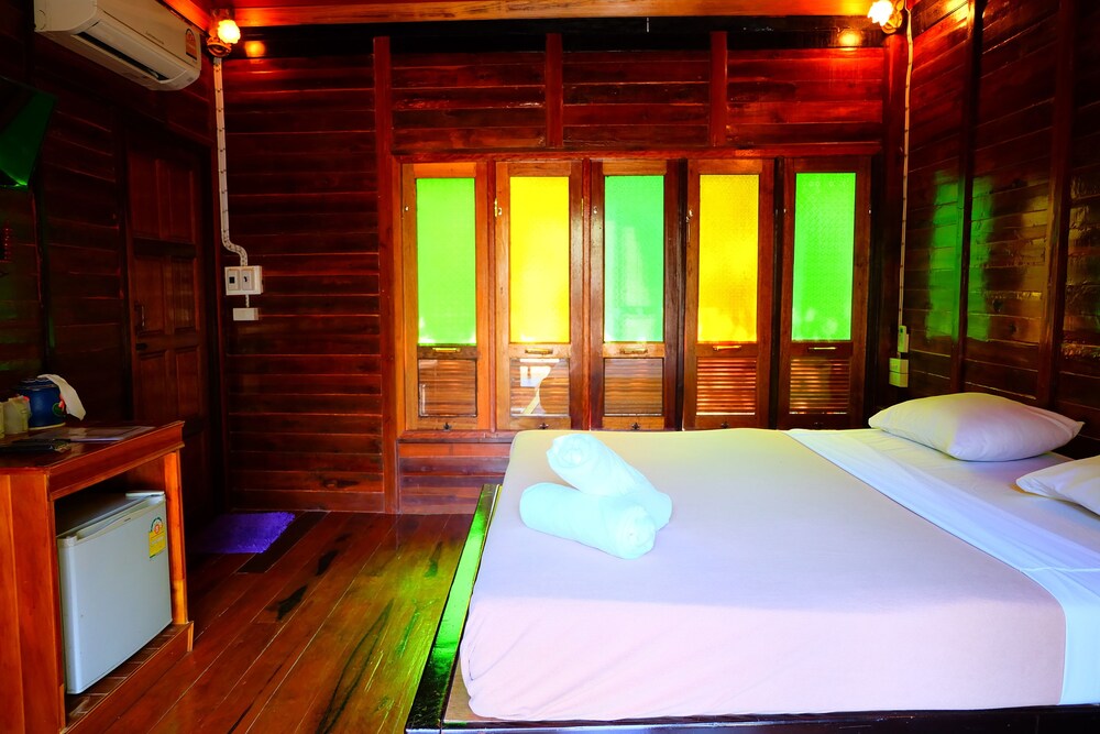 Lam Poh Beach Resort — Chaiya — photo 3