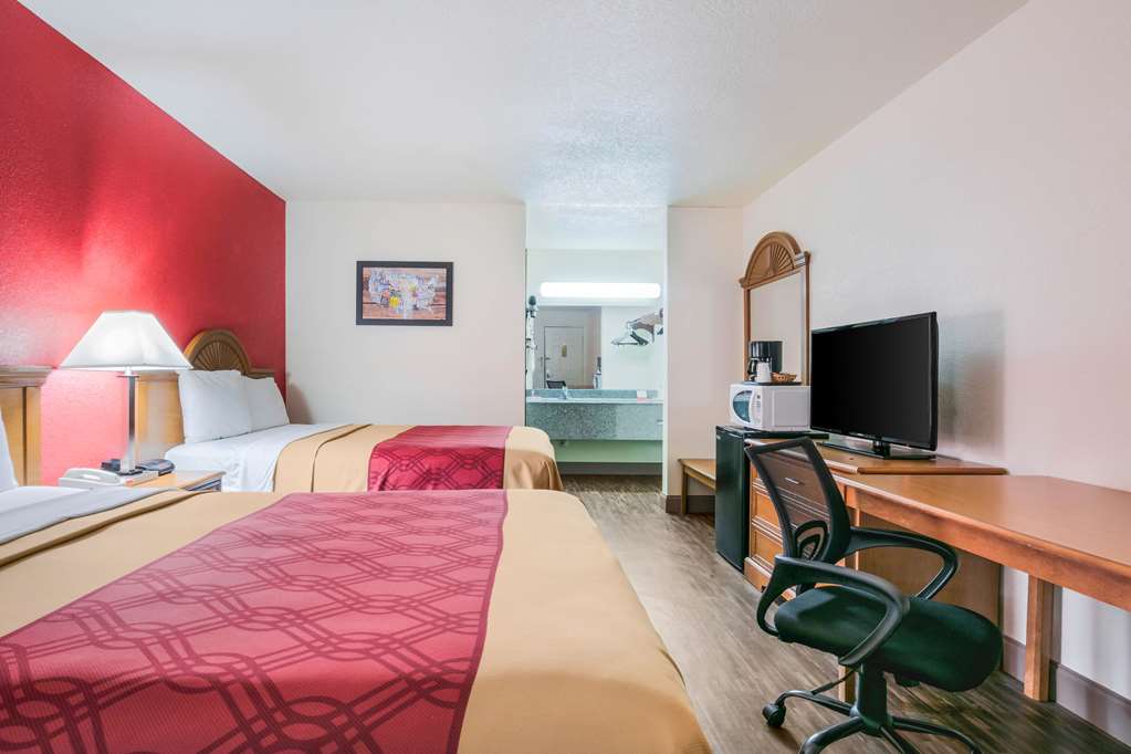 Econo Lodge & Suites Brinkley - photo 15