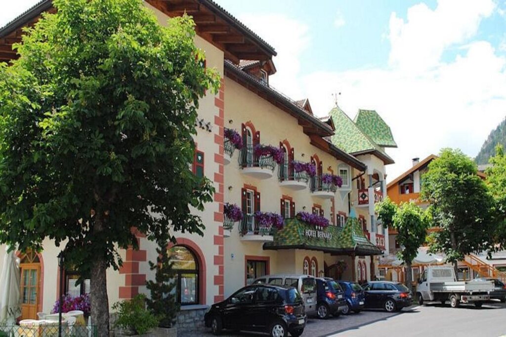 Albergo Bernard - last minute hotel in Canazei