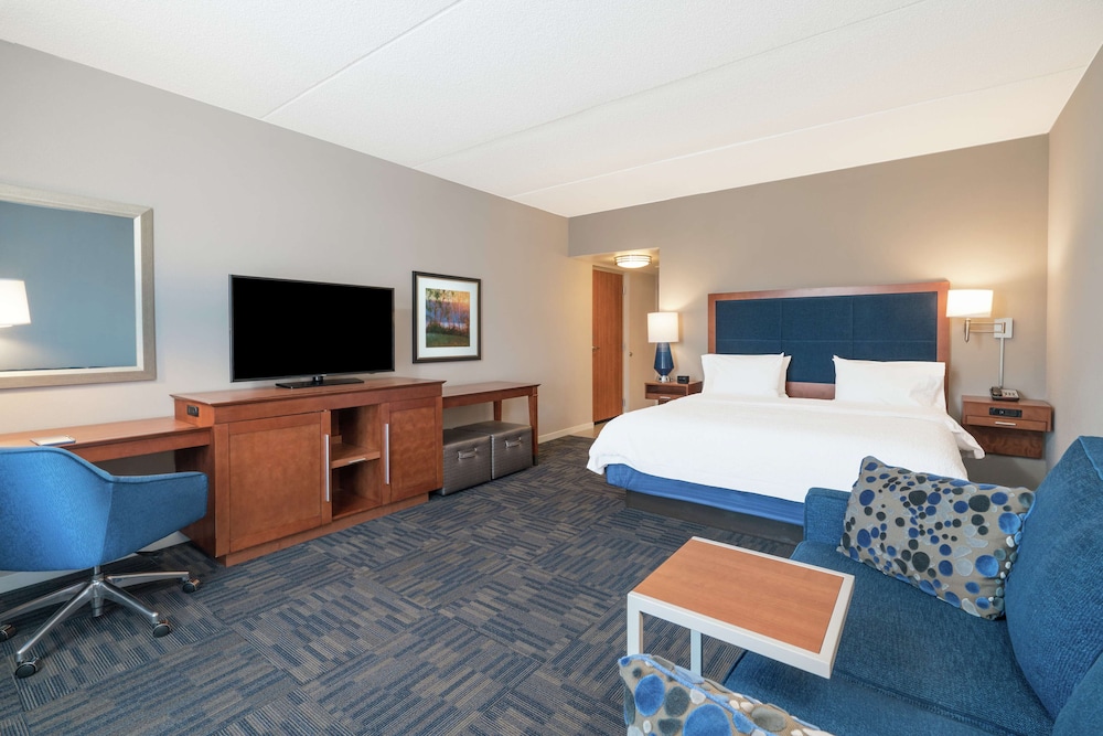 Hampton Inn & Suites Newburgh Stewart Airport - photo 5