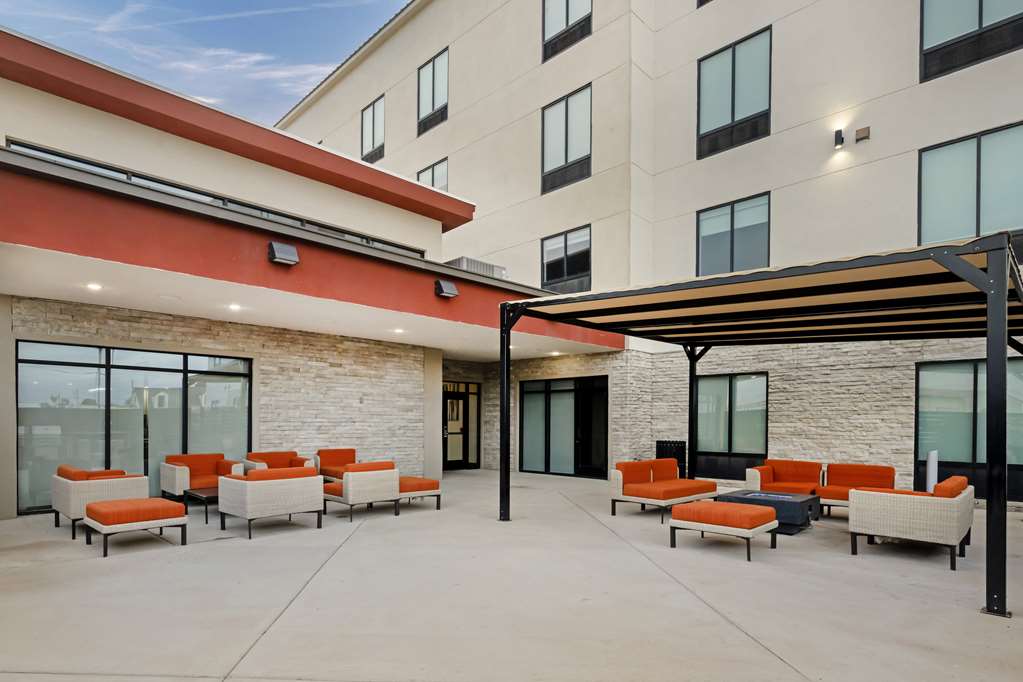 Best Western Plus Executive Residency Carlsbad Hotel - photo 56