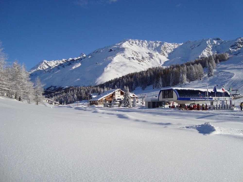 Hotel Tambò in Campodolcino, Italy