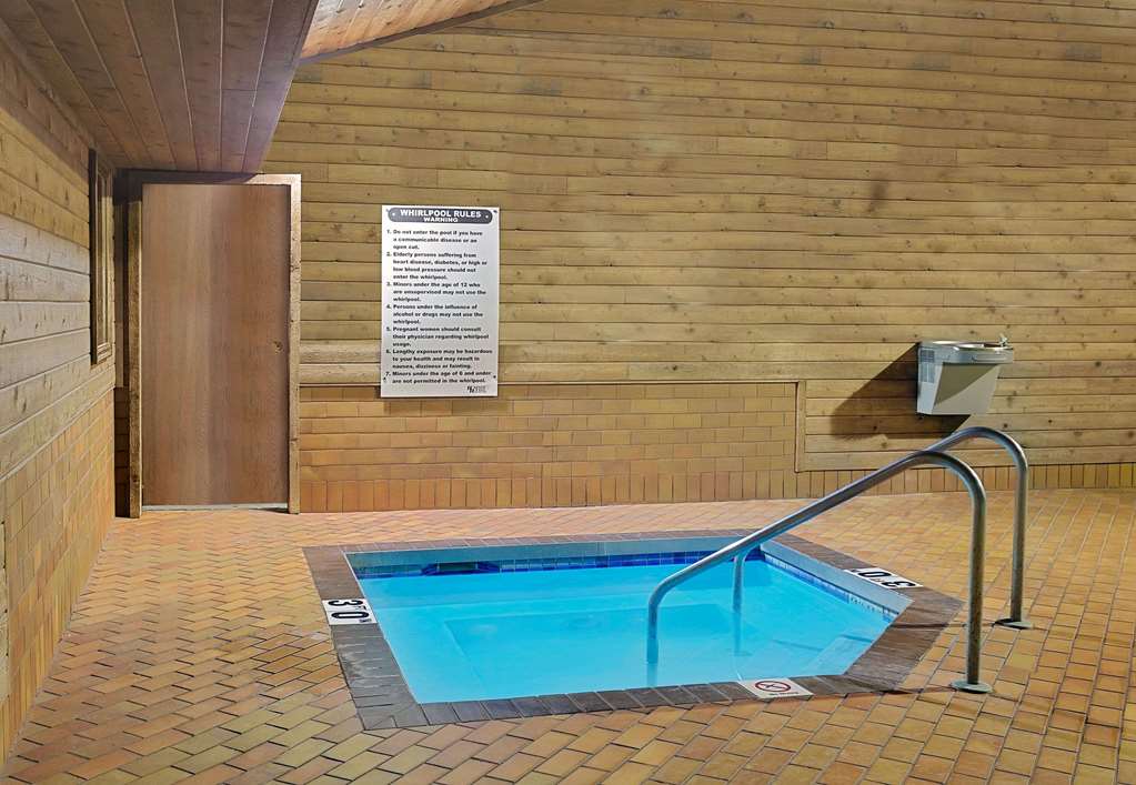 Super 8 by Wyndham Sturgeon Bay - photo 3