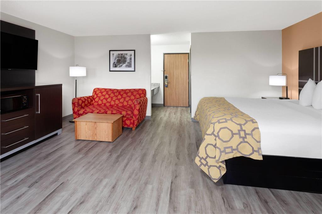 Baymont by Wyndham Green Bay - photo 21