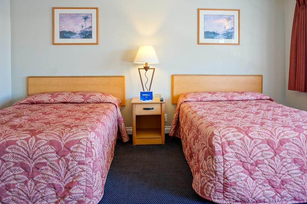 Harbor Motel - photo 18