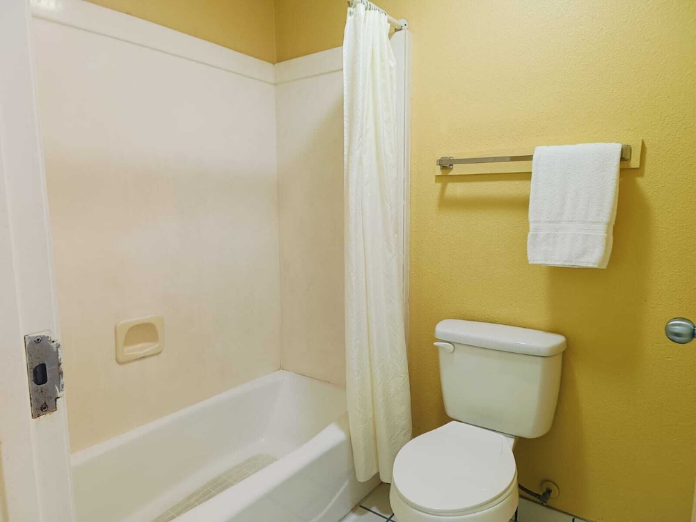 Heights Inn - photo 35