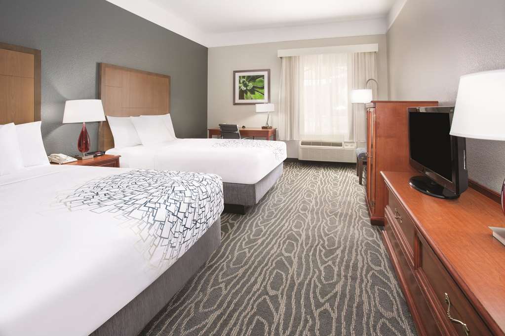 La Quinta Inn & Suites by Wyndham Gallup - photo 22