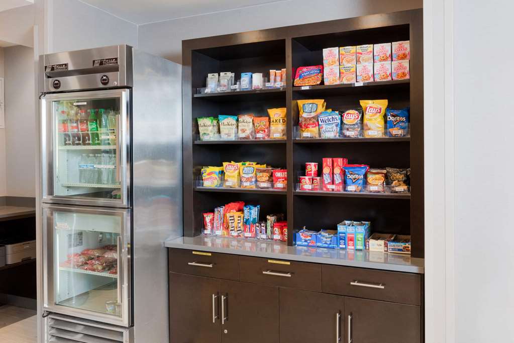 La Quinta Inn & Suites by Wyndham New York City Central Park - photo 46