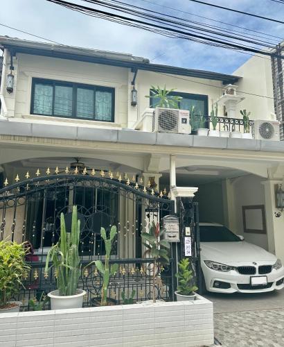 Homemii 59 — 4-Star Luxury Hotel in Bangkok, Thailand