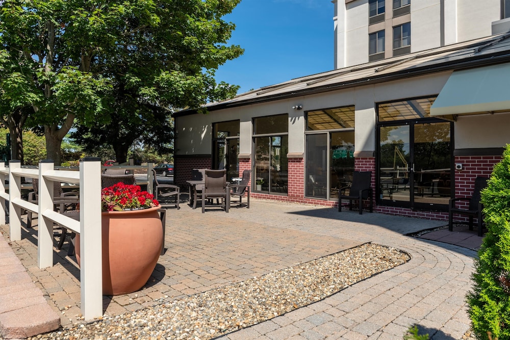 Hampton Inn Portsmouth Central - photo 71