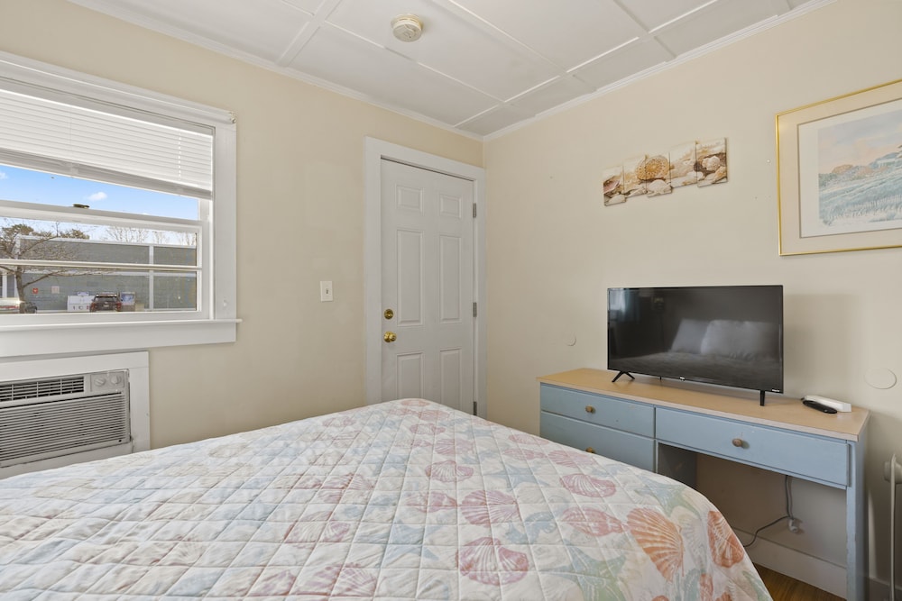 Beach Motel & Suites - photo 7
