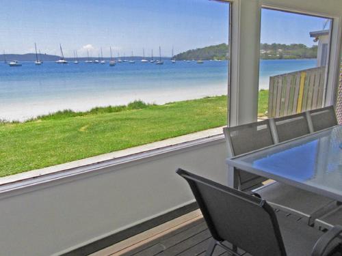 Casa Martins Absolute Waterfront House — 4-Star Luxury Hotel in Corlette, Australia