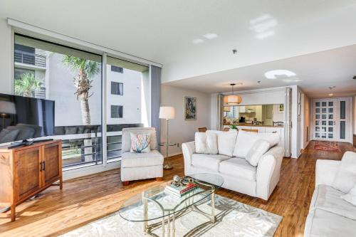 Luxury Longboat Key Condo Walk to Beach Access — 4-Star Luxury Hotel in Longboat Key, United States
