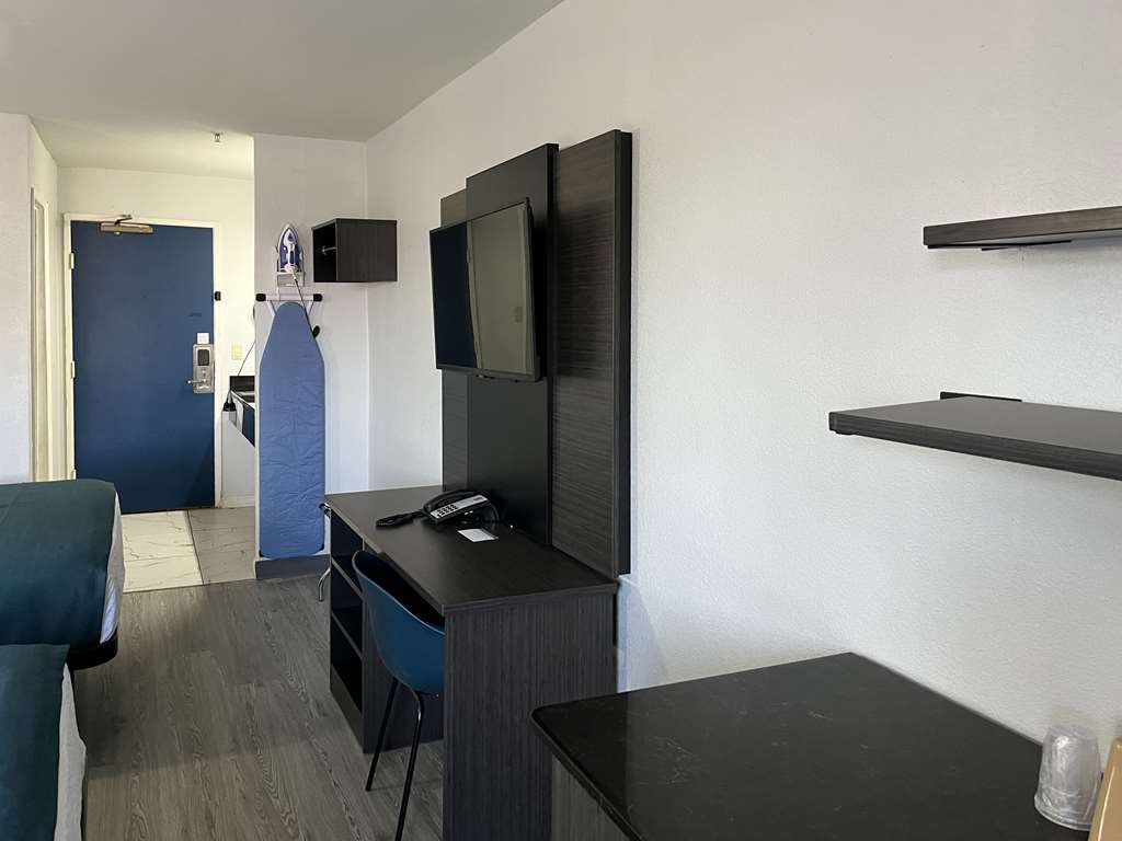 Studio 6 Suites Delano CA - photo 6