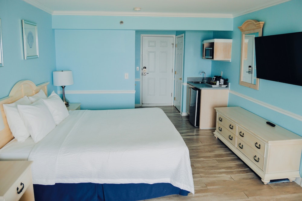 Drifting Sands Oceanfront Hotel - photo 5