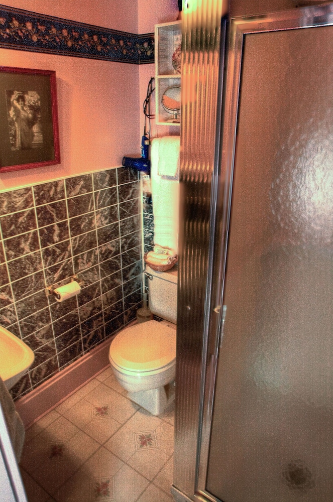 Inn of the Six Toed Cat - photo 22
