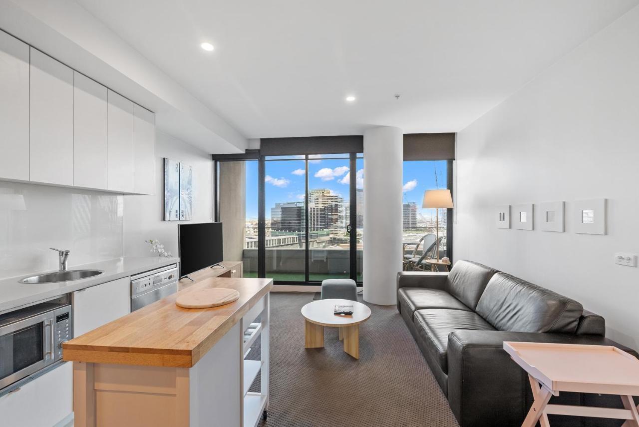 Resort Style Living Yarra Wharf — 4-Star Luxury Hotel in Melbourne, Australia