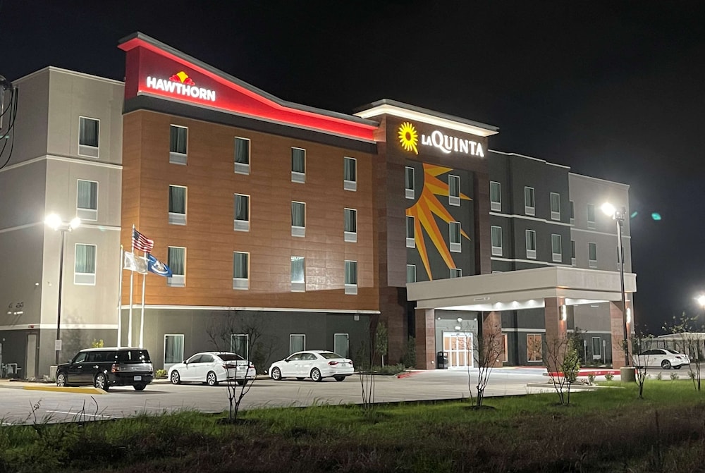 Hawthorn Extended Stay by Wyndham Sulphur - photo 29