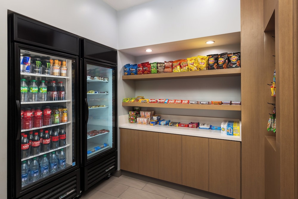 Holiday Inn Express & Suites Hawaiian Gardens by IHG - photo 30