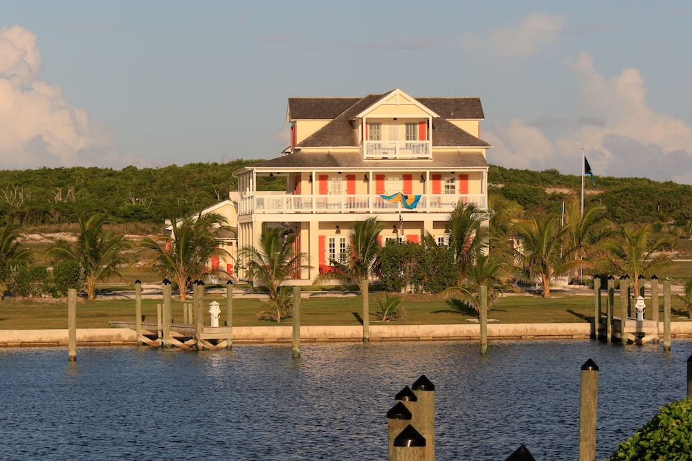 The Sandpiper Inn & Cottages in Marsh Harbour, Bahamas