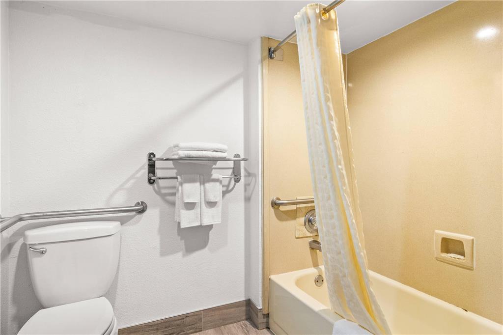 Quality Inn Jacksonville Orange Park near Naval Air Station - photo 30