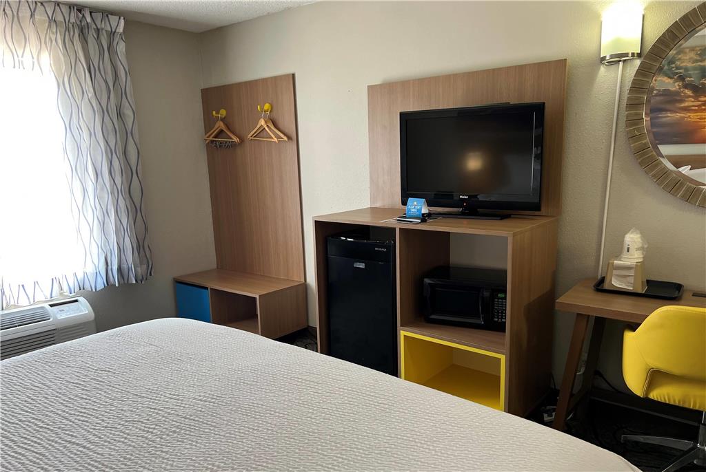 Days Inn by Wyndham West Des Moines Clive - photo 9
