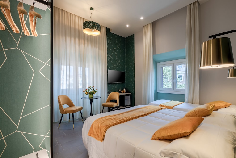 Morpheus Rooms — 4-Star Luxury Hotel in Rome, Italy
