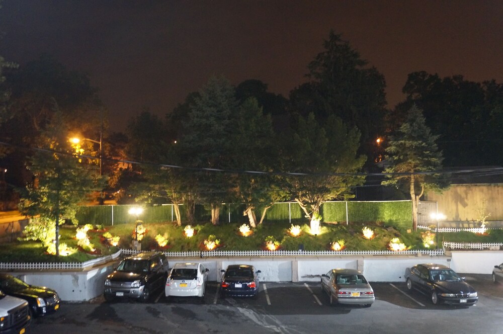 Central Motel Court Yard - photo 98