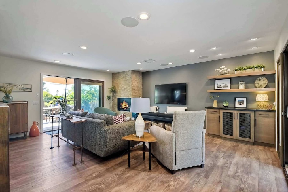 Fresh & Modern 3 BDR Just Blocks From Beach — hotel in Encinitas