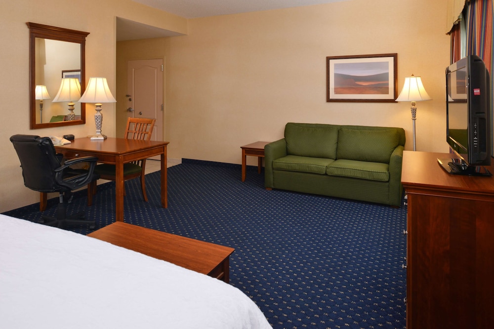 Hampton Inn & Suites Fredericksburg South - photo 15