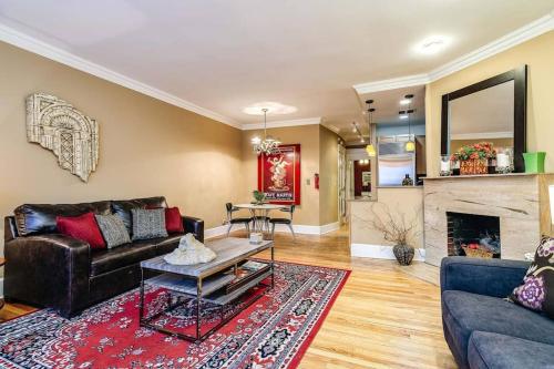 Brownstone in Gold Coast Downtown — 4-Star Luxury Hotel in Chicago, United States
