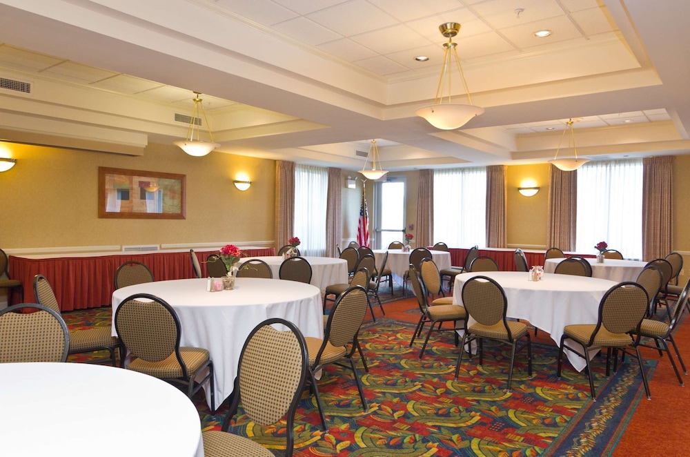 Hilton Garden Inn Wooster - photo 62