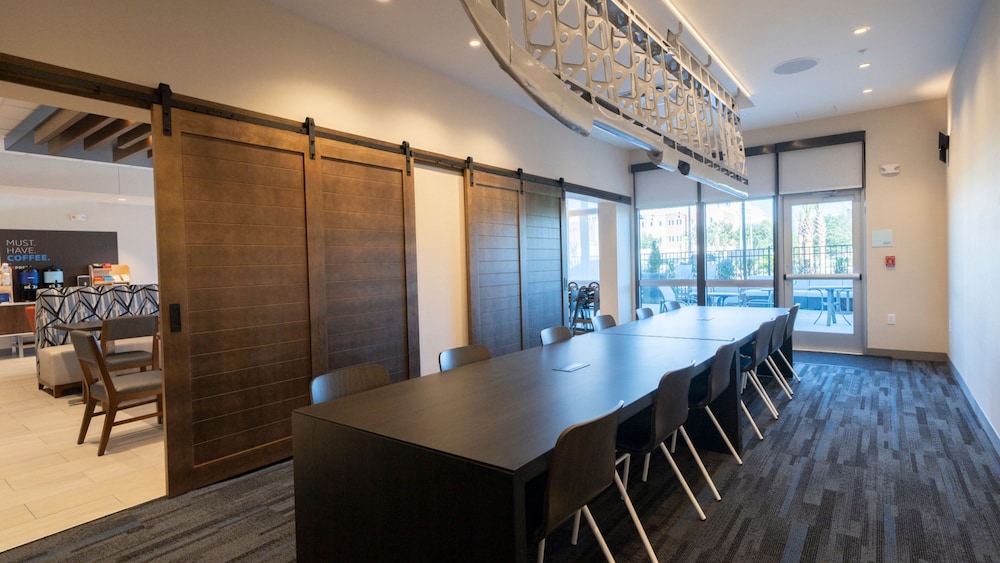 Holiday Inn Express & Suites Fort Walton Beach Eglin Area by IHG - photo 79